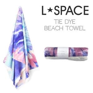 FabFitFun L*Space Tie Dye Towel